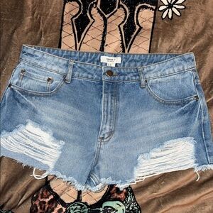 NWOT 31 NO STRETCH Forever 21 Light Blue Distressed Jean Shorts